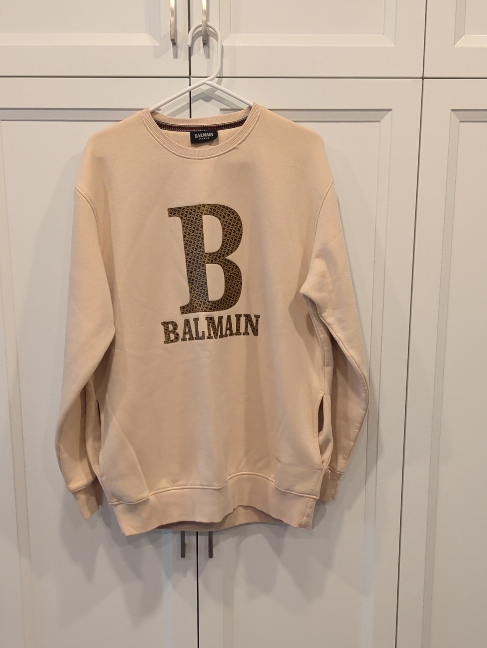 Cream Crewneck Sweatshirt with Leopard-Pattern 'B' Logo Has Pockets!